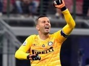 Інтер продовжив контракт з основним воротарем Саміром Хандановічем