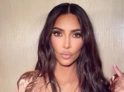 И это после ограбления в Париже: Ким Кардашьян похвасталась новым бриллиантовым колье (фото)