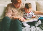 Чому дітям важливо слухати казки? 