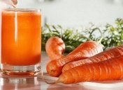 Морковный сок способен оздоровить кожу