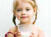 Специалисты назвали кипяченое  молоко бесполезным для детей