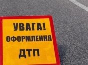 На Львовщине легковушка протаранила электроопору