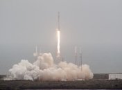 Ракета-носитель Falcon 9 взорвалась после старта