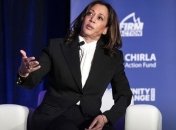 Выборы в США: у кандидата в президенты неизвестный выхватил микрофон (Видео)