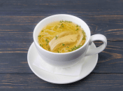 Прозрачный куриный бульон