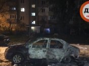 В Киеве авто полностью выгорело прямо на глазах у пьяного водителя: фото и детали курьезного ЧП