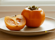 Спелая хурма сладкая, сочная и ароматная