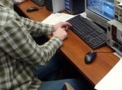 Из ОИК №194 сбежал компьютерщик