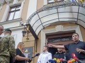 Саакашвили покинул гостиницу во Львове