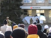 Беззбройні, але вдома, проти автоматників, що прийшли на чужу землю