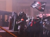 Правоохранители гремят щитами и стреляют в журналистов - СМИ