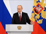 президент росії володимир путін виступає під час урочистостей з нагоди анексії