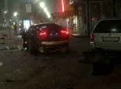 Запчасти разбросало на десятки метров: гонки в центре Киева обернулись серьезным ДТП (фото и видео)