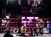 Боксер в весе Ломаченко вырубил соперника одним ударом (видео)