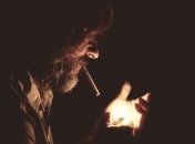 В МЧС России прокомментировали запрет на курение на балконах