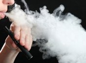 IQOS и другие системы нагрева табака не менее вредны, чем обычные сигареты, но отказаться от них сложнее - исследование