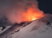 Вулкан Этна ожил и выбросил лаву с пеплом: очевидцы показали фото и видео