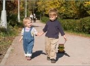 Детей не отдают матери из-за очереди к психологу