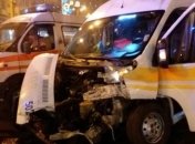 В центре Запорожья грузовик протаранил скорую с пациентом