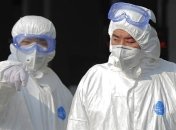 Отчаиваться рано: двух китайцев вылечили от нового вида пневмонии