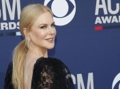 "Моя кожа плохо загорает": Николь Кидман старается меньше находиться на солнце