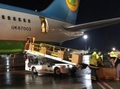 З Кореї доставили захисні костюми для медиків