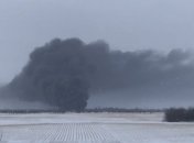 В Канаде с рельсов сошел перевозивший нефть поезд (Видео)