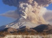 Вулкан Шивелуч выбросил шестикилометровый столб пепла 