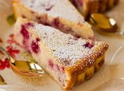 Творожная запеканка с вишнями