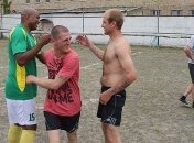 Экс-звезда "Динамо" вернулся в Украину проповедником и провел матч в тюрьме