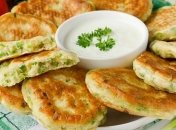 Рецепт дня: пышные оладьи с зеленым луком