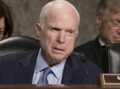 Маккейн: Если Трамп не готов привлечь Путина к ответственности, саммит надо отменить