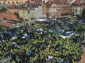 Тысячи полицейских вышли на акцию протеста в Варшаве