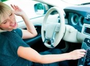 Чи можна слухати музику в авто