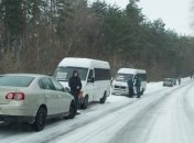 Непогода на дорогах: спасатели предупреждают об ограничении движения