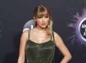 Тейлор Свифт пожертвовала деньги фанам, оказавшимся без работы из-за карантина