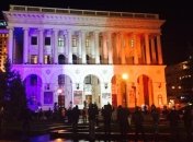 Национальную музыкальную академию подсветили цветами флага Франции