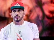 Боец ММА отправил соперника в нокдаун запрещенным ударом (видео)