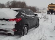 Непогода в Украине: В двух областях усложнен проезд по дорогам местного значения