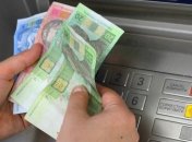 "Лжеволонтеры" воровали деньги с карточек жителей АТО