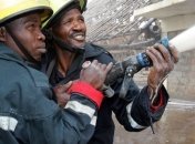 В мародерстве в кенийском аэропорту подозревают полицейских