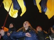 Разведение войск: активисты пришли к Офису Президента (Видео)