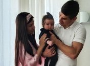 Малиновский прогулялся с дочерью перед определяющей игрой с Миланом (Фото)