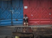 В Сьерра-Леоне продолжается трехдневный комендантский час