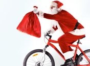 По Риму прокатились 300 Санта Клаусов на велосипедах