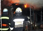 В Днепре на территории частного домовладения горел сарай