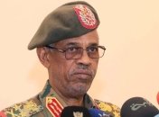 Лидер переворота в Судане ушел в отставку под давлением протестующих