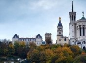 Из музея в Лионе украли корону с 1800 драгоценными камнями