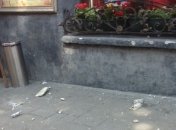 Во Львове на площади Рынок балкон обваливался на прохожих