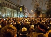 На акции в поддержу Стерненко в Киеве начались столкновения: очевидцы показали видео